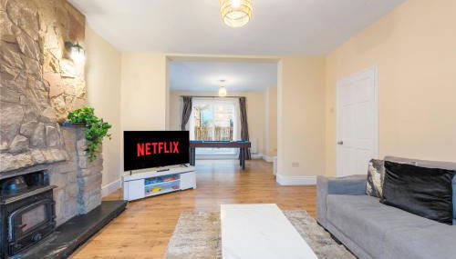 Spacious 6-Bed with Pool Table Desks in every room - Foto 1