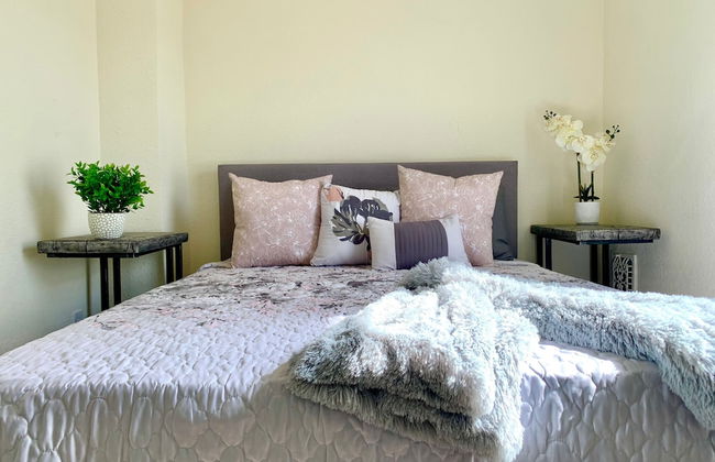 The Blackjack Duplex - Private Yard & Parking, Near Falls & Casino by Niagara Hospitality - Foto 4