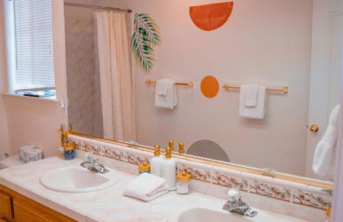 Heaven Heights - HotTub, Pet Friendly, EV Outlet, Pool Table, Game Room, BBQ, FirePit, Library - Foto 35