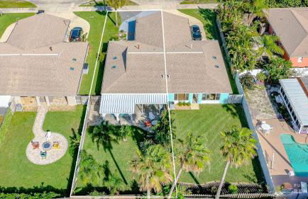 Dog Friendly Home wPrivate Fenced Yard, Garage & Fire Pit STEPS to the Beach! - Foto 32