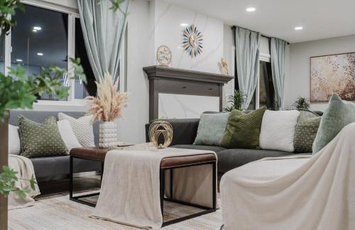 Entire Private Home with 3 Bedrooms 2 Bathrooms, Hot Tub, Garage, King Bed, Available Now - Foto 55