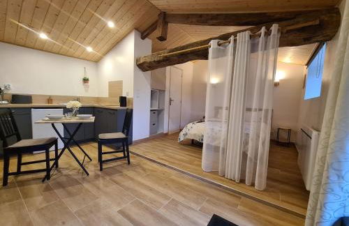 Refuge Insolite avec balnéo privative en forêt - Foto 8