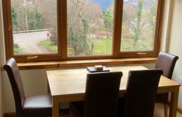 Springbank Apartment - Sleeps 4 - Pet Friendly - Photo 8