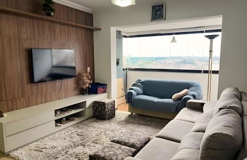 Apto espaçoso para até 8 hóspedes no Centro - Foto 1