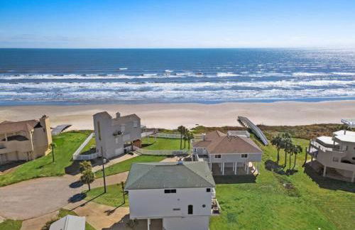 Huge beach house with great views, steps from sand - Foto 47