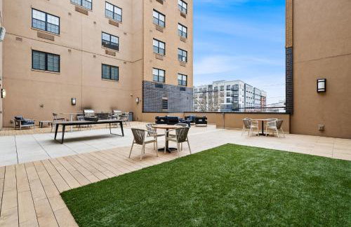 Modern 2BR 2BA Condo Sleeps 8 with Gym Laundry 20 Min to NYC - Foto 57