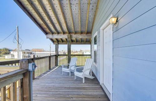 Walk to Shore Crystal Beach Home with Deck! - Foto 20
