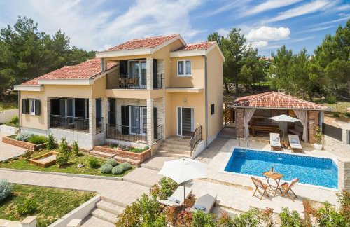 Seafront Villa Noah with heated pool - Foto 9