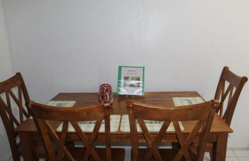 2 Bed 2 Bath Condo with Amenities - Foto 12