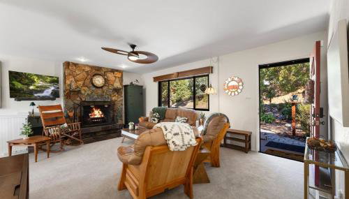 Pine Nest Retreat Saloon and Scenic Views - Foto 4