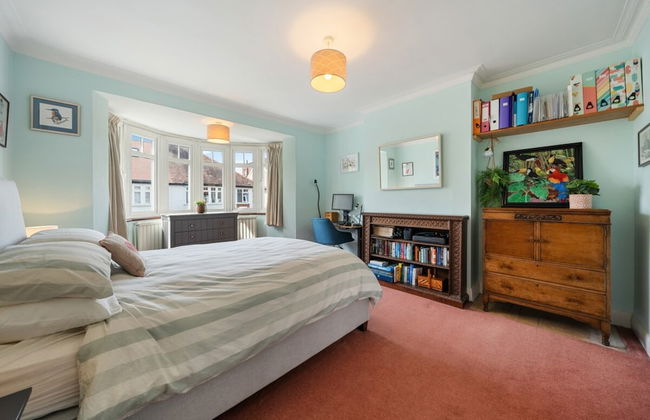 A Delightful 4-bedroom Home With a Private Garden - Foto 2