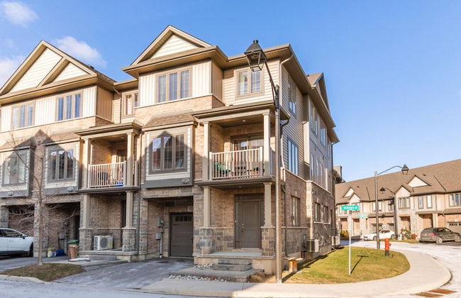 Modern 3BR House Steps to the Beach - Photo 22