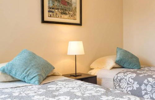 Wrigley Oasis! Steps from the Field! - 3BD 1BA - Foto 27