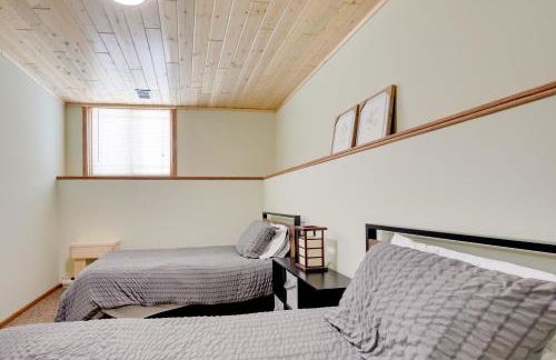 5 Mi to Sno-Eagles Trails Lakefront Getaway! - Photo 21