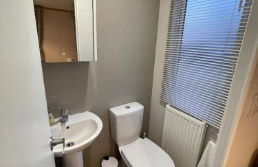 Beautiful home in Away Resorts, St Helens - Photo 2