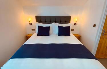 Carlton Guest suites - Weymouth - Photo 1