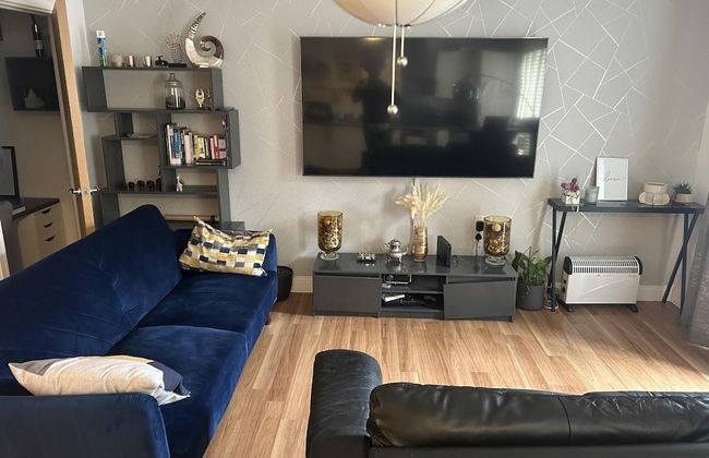 Immaculate 2-bed Apartment in Romford - Photo 1