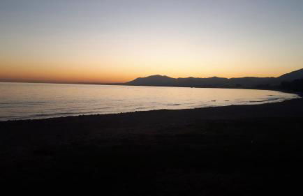 Apartamento con jardín y piscina Pet friendly - Photo 50