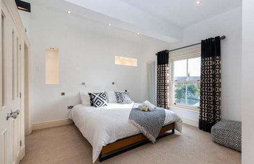 Thrushley Cottage in Wakefield - sleeps 7 - with roof terrace - Foto 14