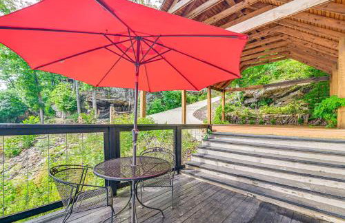 Upscale Getaway on Smith Lake with Boat Dock - Foto 7