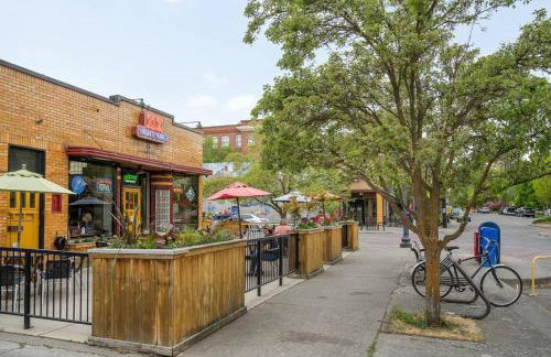 Entire Main level of Beautiful Historic Home - Foto 52