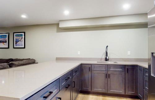 On Mountain Time - Photo 26