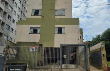 Edificio Hayannes - 01 Quarto - Cozinha - Banheiro - Garagem Coberta - Self Check in - Taxa Para Hospede Com Pets - Foto 11