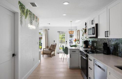 Heat of Siesta Village Walk to Beach w heated Pool - Foto 9