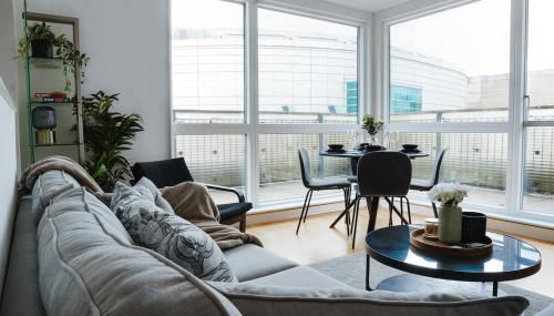 Cosy 2BR City Centre Balcony Near Victoria - Foto 5