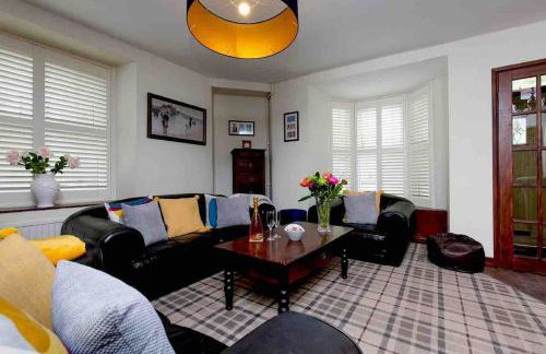 Awelon Holiday Cottage sleeps 10, Hot Tub, Log Burner, North Wales, Porthmadog - Foto 4