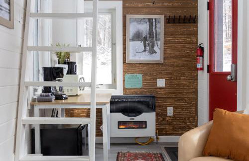 Maple Sugar Shack Tiny House with hot tub & river by Stowe - Foto 6