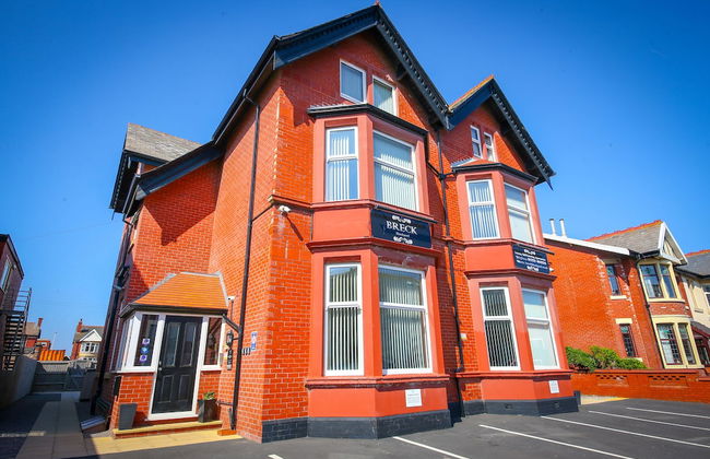 Breck Blackpool - Photo 73