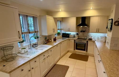 Luxury Kingfisher Lodge, Isis Lake, within the Cotswold Waterpark - Foto 10