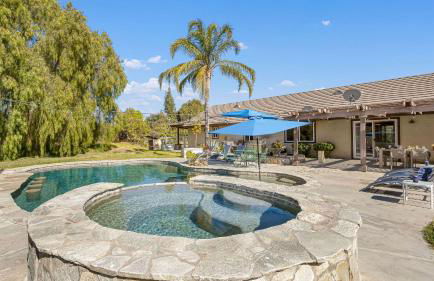 Temecula Wine Country Home w/ Pool, Hot Tub, Game Room & Vineyard Views - Foto 4