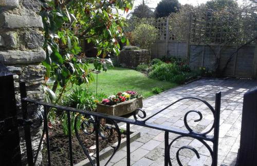 Bear's Cottage Bretforton - Photo 23