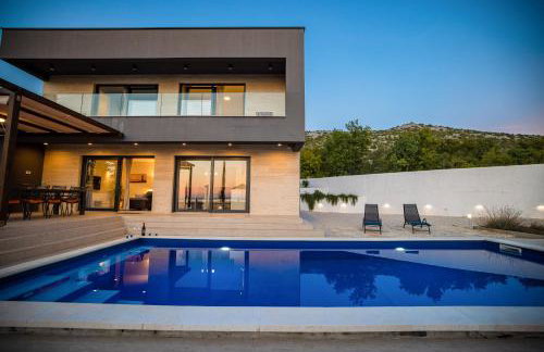 Royal Promons - heated pool - Foto 32