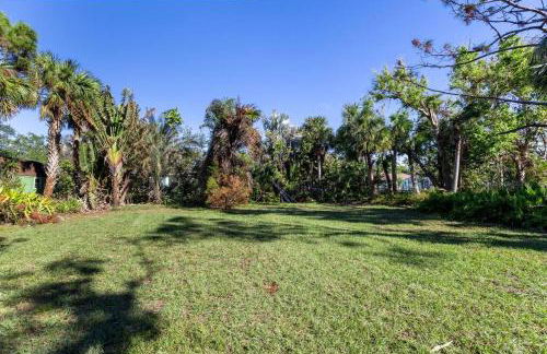 1mi to Beach Jungle Bungalow 1 acre with Pool - Foto 34