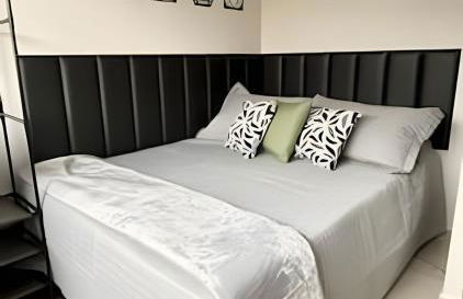 Corner of Two Flowers - Foto 33