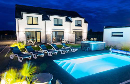 Cichy Domek Karwia - Apartamenty - Basen, Jacuzzi, Sauna - Foto 1