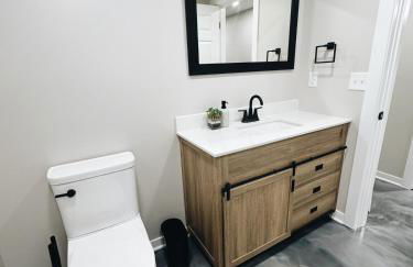 Newly Renovated Home With Pool - Foto 36