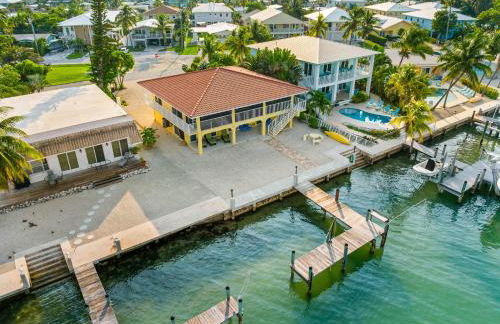 Sunset Harbor Waterfront Villa with Dock Cabana Club - Foto 42