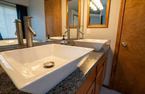 Hillcrest Chalet - Spa - Firepit - Views - USAFA - Foto 17