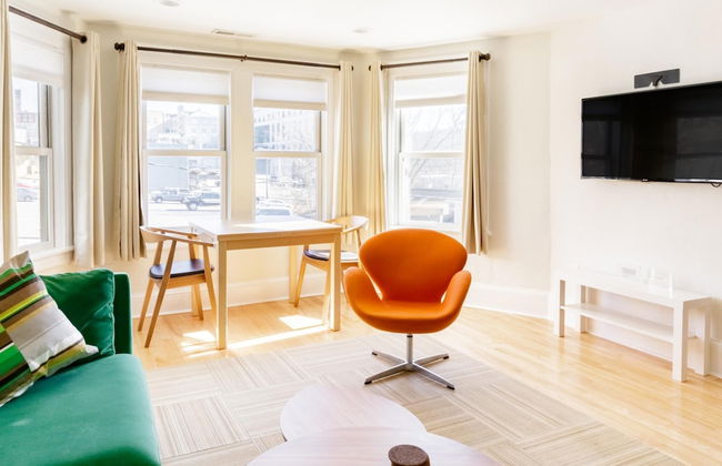 Downton Annie Apartment Four 2 BD 1BA Parking - Foto 2