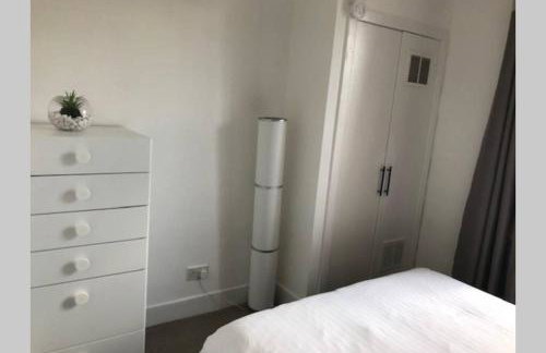 The Colours Riverside apartment with garden - Foto 9