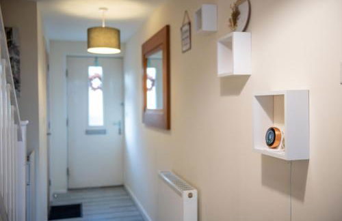 Cosy townhouse, new build, 5 bedrooms, Sleeps 8, Free Parking - Foto 16