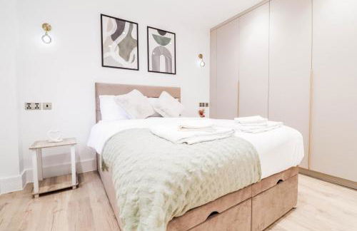 The Abbey Apartment - 1BR Apt with Dedicated Workspace, Fast Wifi & Stylish Kitchen Island & Free Secure Underground Parking - Foto 53