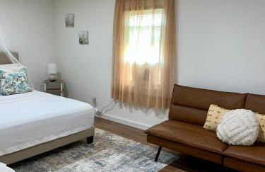 Spacious 4BR home w 2BA, a workspace & king bed! - Foto 54