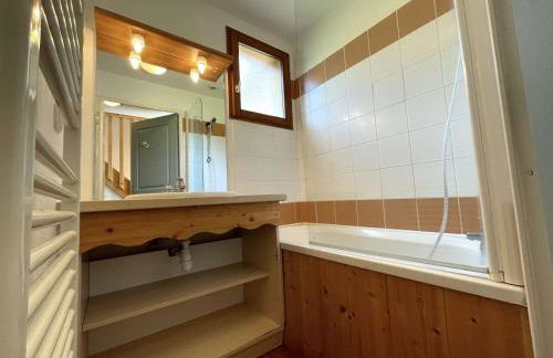 Chalet lumineux 3 pièces, 4 pers, proche remontées et pistes, balcon, parking, wifi gratuit - FR-1-525-270 - Photo 15