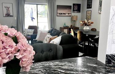 Quiet Stylish Stay with Office Space near Downtown - Foto 15