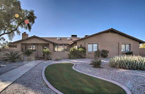 Group Getaway with Pool and Putting Green in Glendale - Foto 39